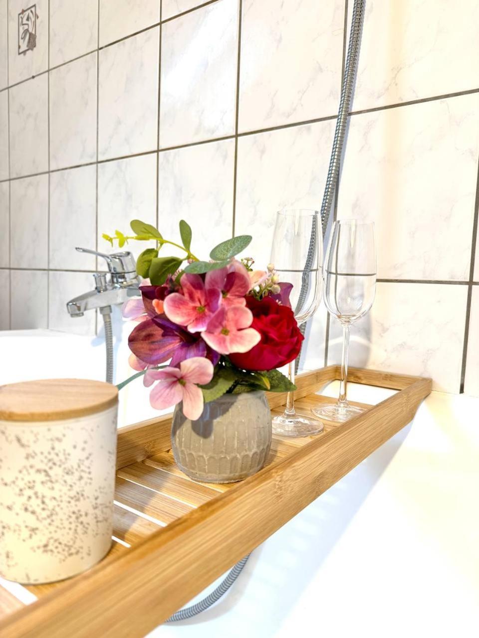 Ama Home Apartment In Hiddenhausen - Wlan, Smart-Tv - Nahe A30 & A2 - Nur 10 Min Von Herford Luaran gambar